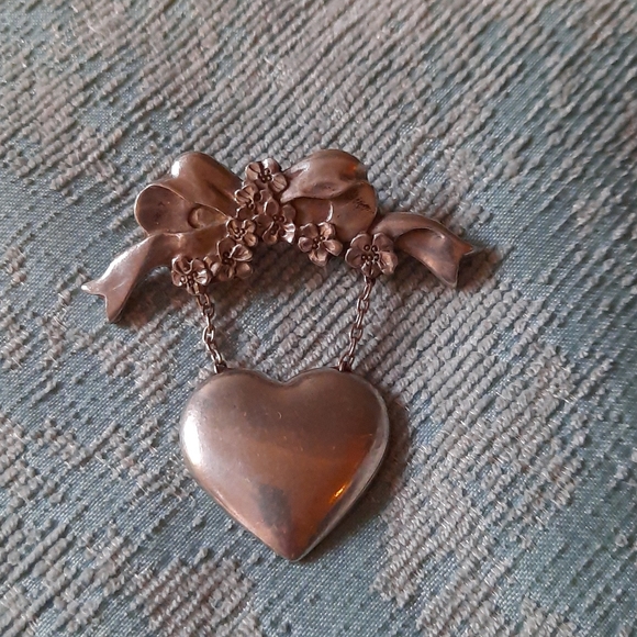 Pewter Jewelry - VINTAGE PEWTER 1990 SILVER TONE  Seagull Brooch